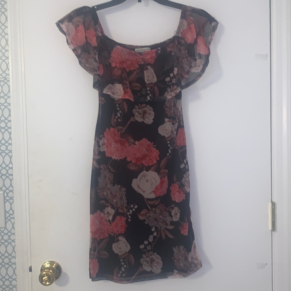 XS fitted, off the shoulder floral dress